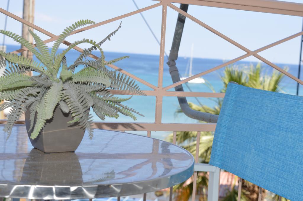 Готель Acqua Marina - Άκουα Μαρίνα Agia Marina  Екстер'єр фото